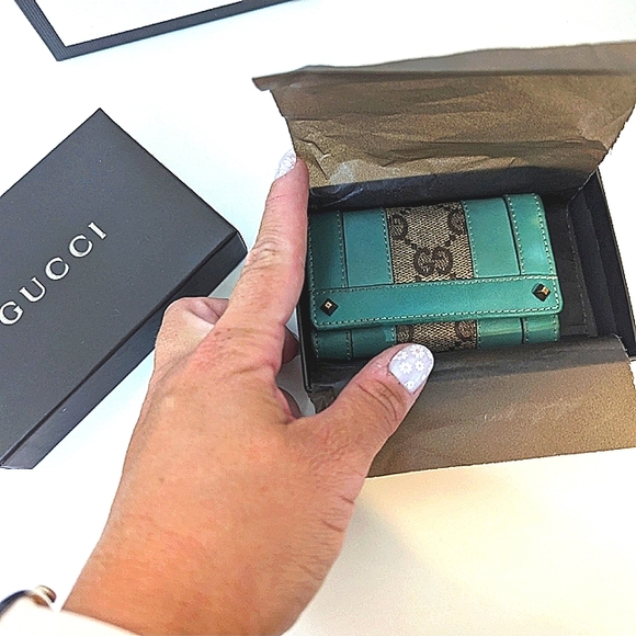 GUCCI AUTHENTIC LEATHER KEYHOLDER MONOGRAM CANVAS WITH BOX INCLUDED - Picture 9 of 10